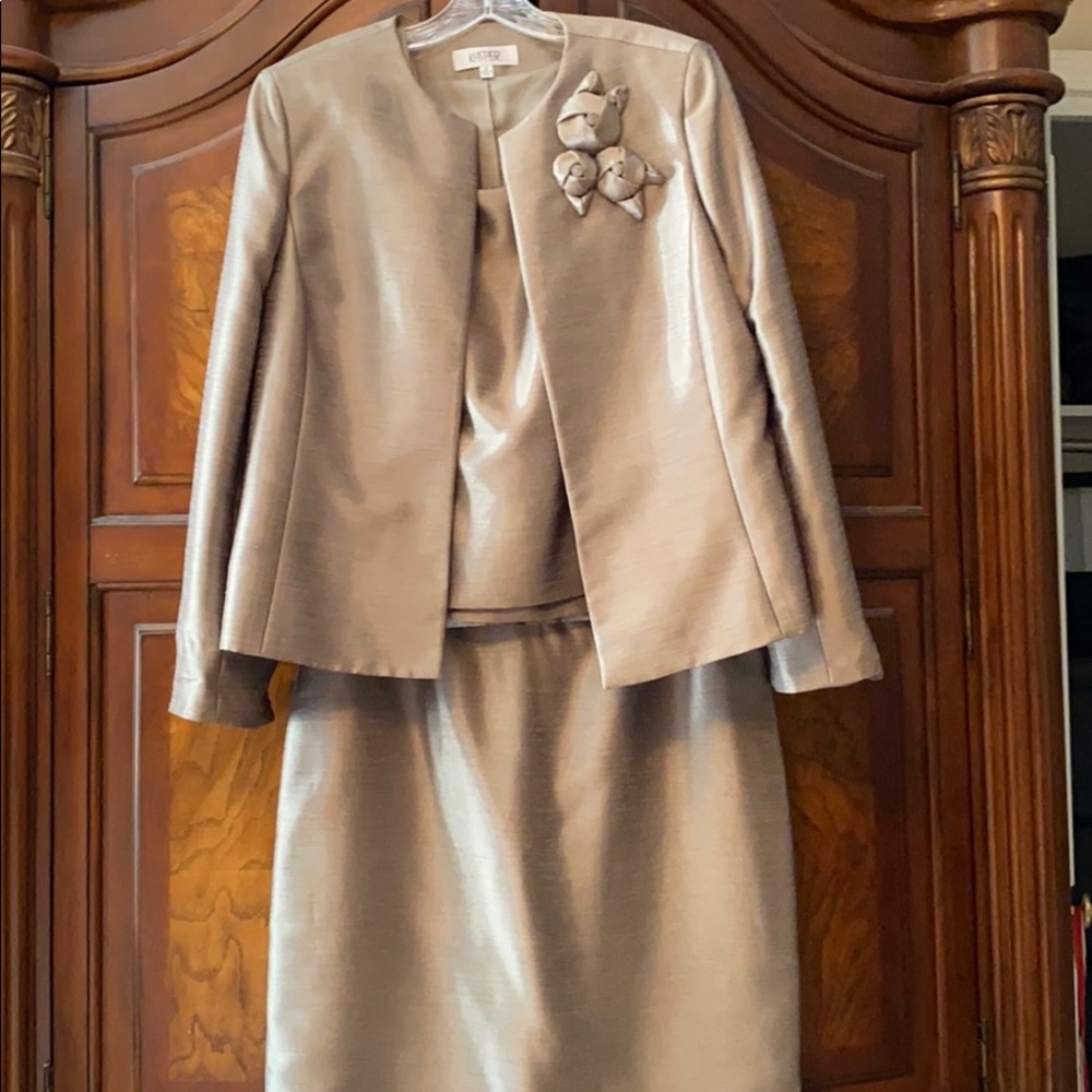 Ladies taupe 3 piece suit, 12